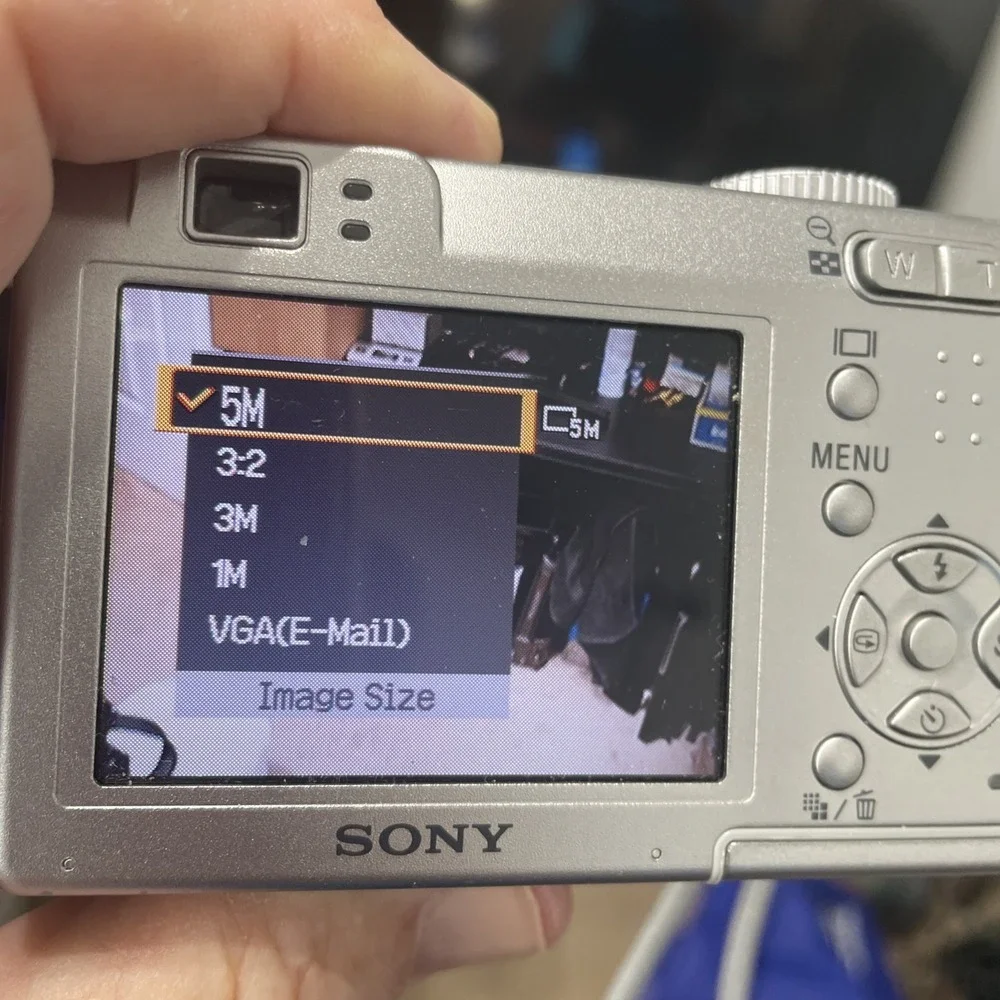 Sony Cyber-shot DSC-W5 5.1MP Digital Camera 3x Zoom+Battery+SD Card+Case